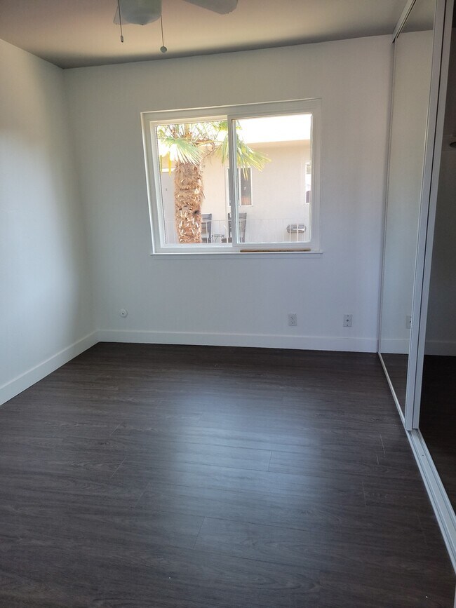 Building Photo - 3216 Delaware St