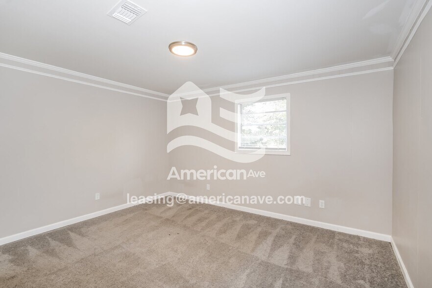 Building Photo - 2222 Harding Rd