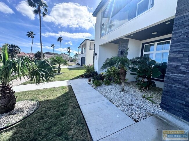 Building Photo - 154 Oleander Dr