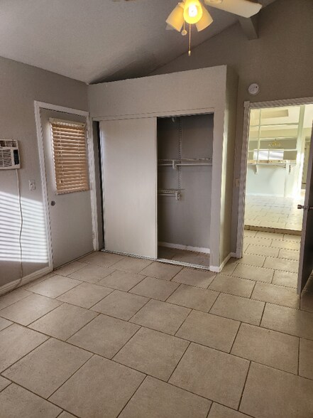 Building Photo - 2601 S Portia Ave