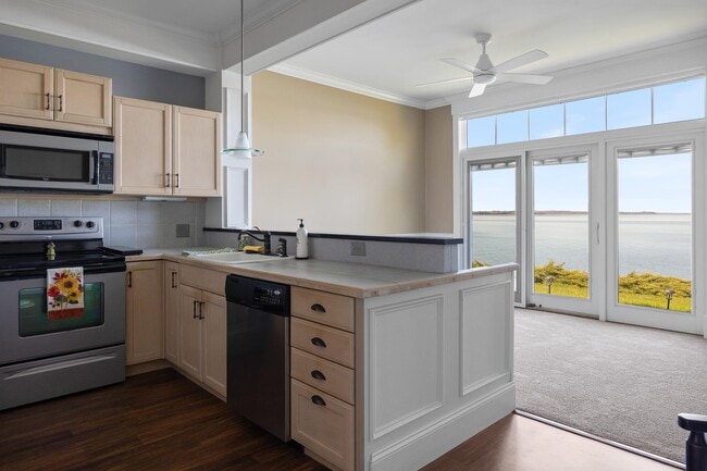 Building Photo - 38 Pebble Beach Rd