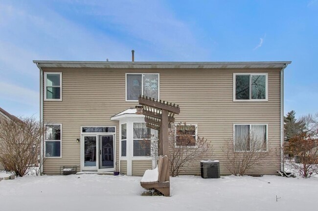 Building Photo - 410 Arlington Ln