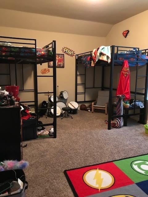 Larger Bedroom - 5027 Italica Rd