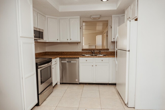 Building Photo - 410 Tanglewood Dr