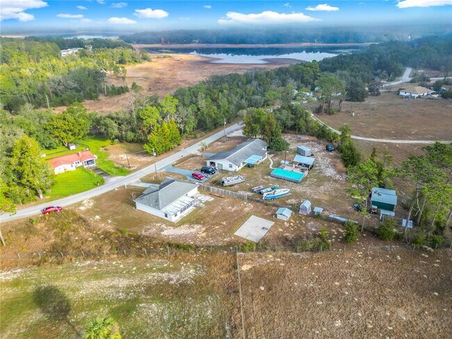 Building Photo - 1511 SW Shorewood Dr