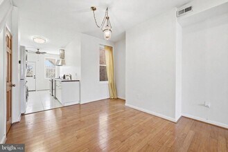 Building Photo - 707 15th St NE