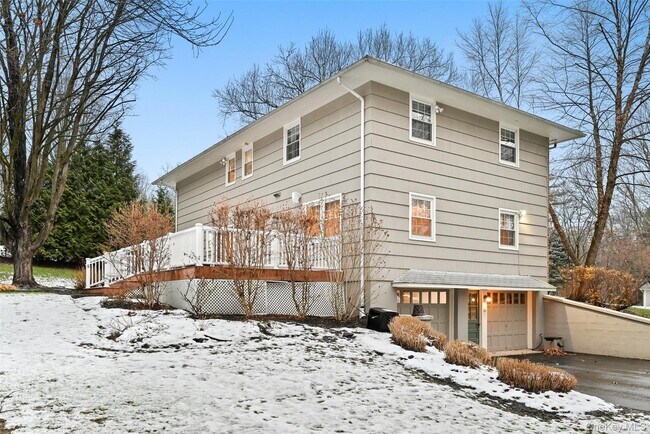 Building Photo - 11 Orchard Cir