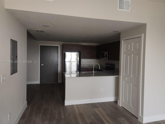 Building Photo - 4424 S Texas Ave