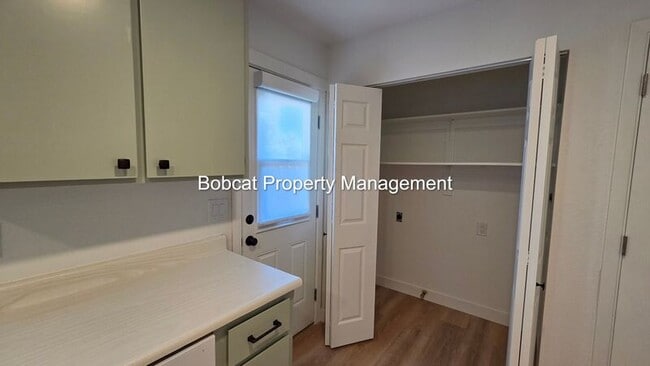 Building Photo - 1461 Hussman Ave