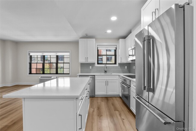 Building Photo - 11 Purdy St