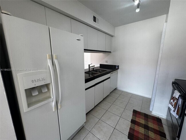 Building Photo - 334 SW 86th Ave