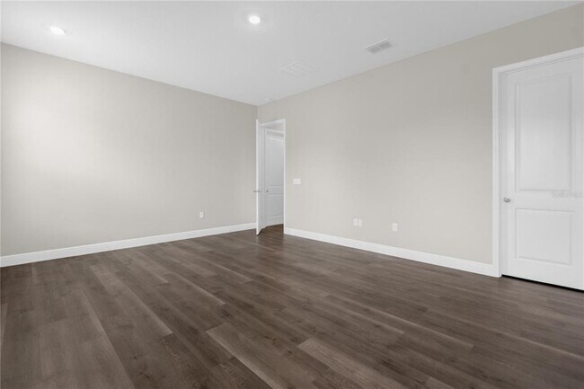 Building Photo - 13162 McMillan Dr