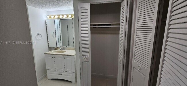 Building Photo - 18021 Biscayne Blvd