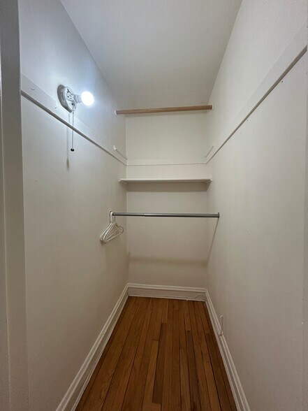 Building Photo - 338 Tudor Ct