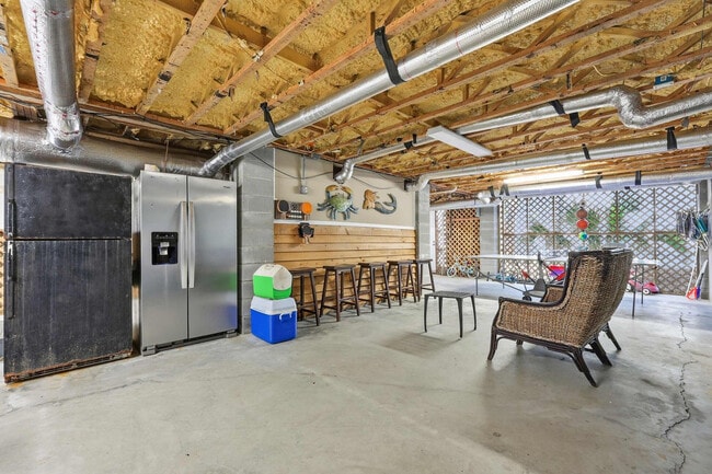 Building Photo - 6 Ibis St