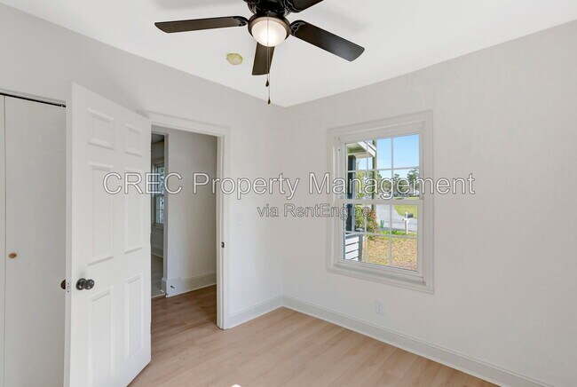 Building Photo - 2642 Ferrara Dr