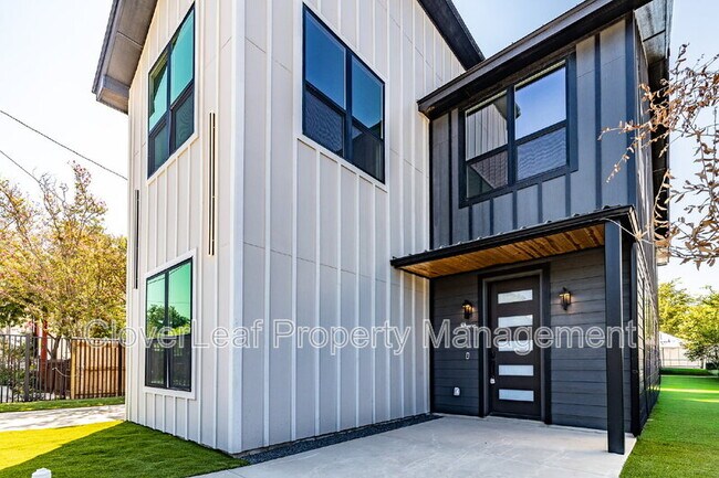 Building Photo - 414 Montana St