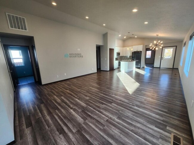 Building Photo - 1421 E Providence Ave