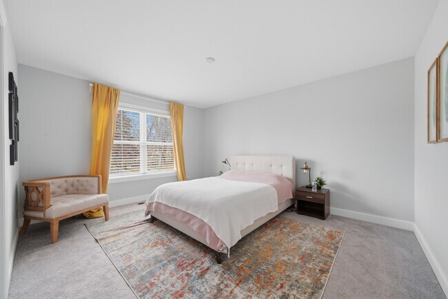 Building Photo - 7814 Brookbank Rd