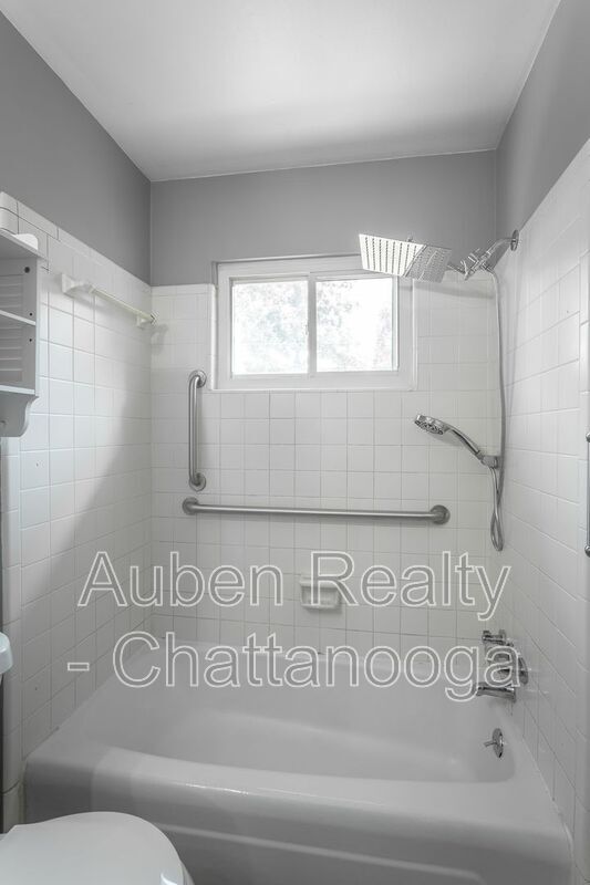 Building Photo - 1214 Helena Dr