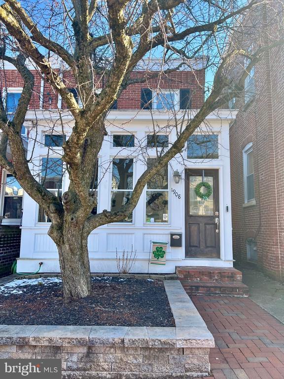 Building Photo - 1908 N Lincoln St