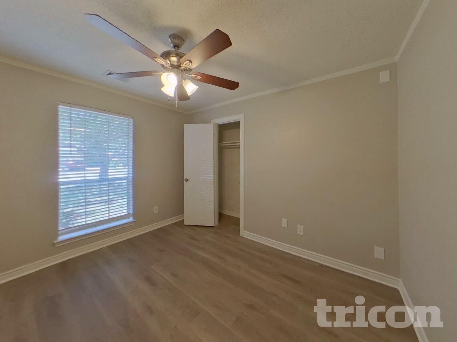 Building Photo - 8620 Santa Clara Dr