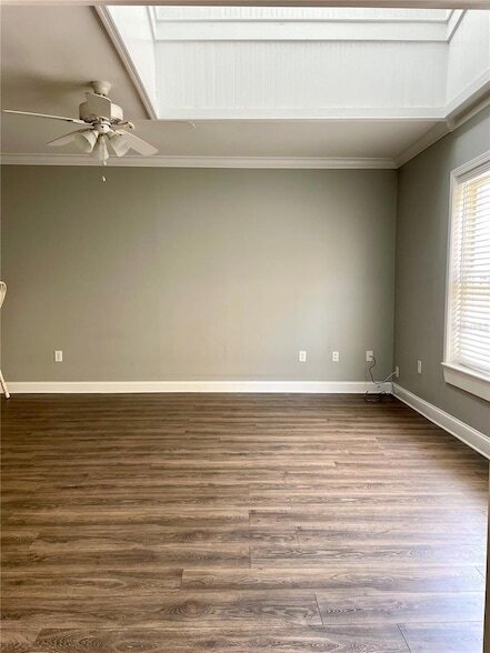 Building Photo - 29 E Magnolia Ave