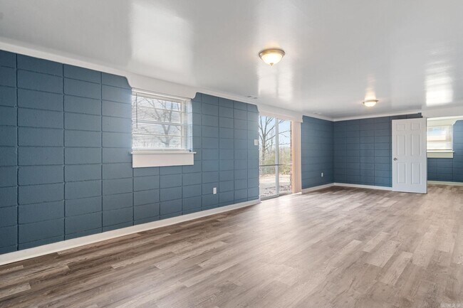 Building Photo - 5708 Alta Vista Dr
