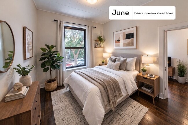 Building Photo - 2430 N Spaulding Ave