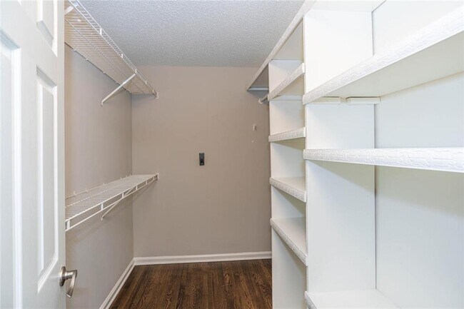 Building Photo - 3272 Peach Ct