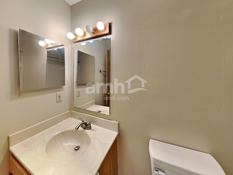 Building Photo - 3300 Darby Glen Blvd