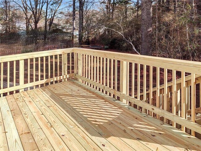 Building Photo - 220 Peach Forest Pl