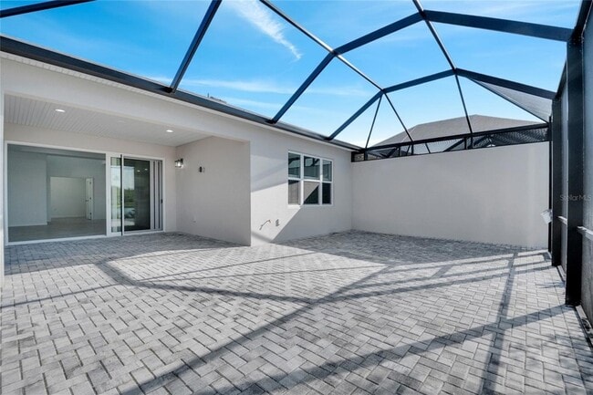 Building Photo - 215 Summertime Pl