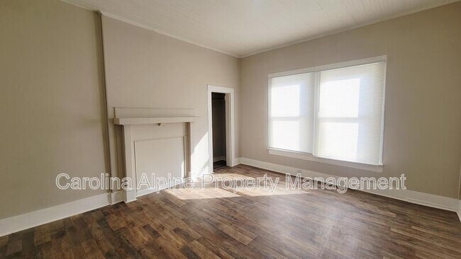 Building Photo - 318 E Sumter St