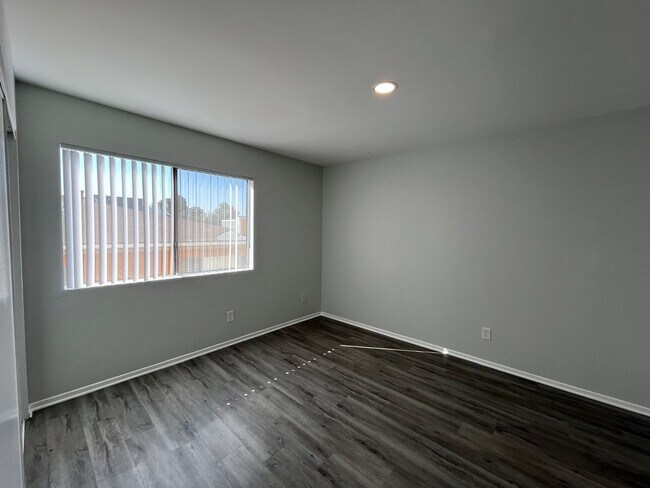 Interior Photo - 226 South Serrano