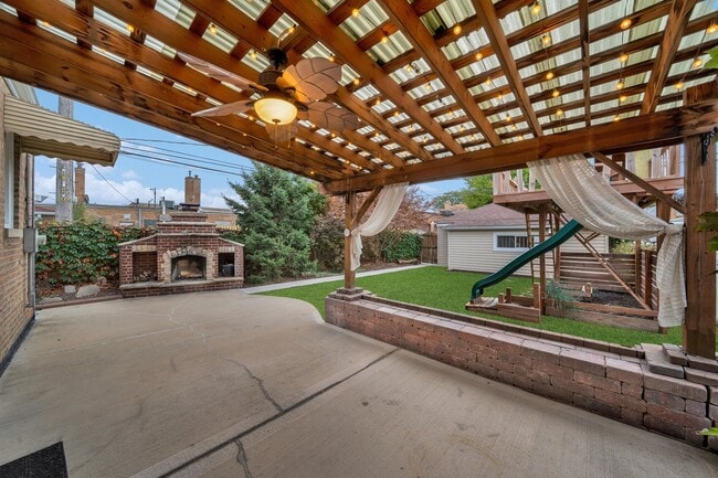 Building Photo - 5446 S Oak Park Ave