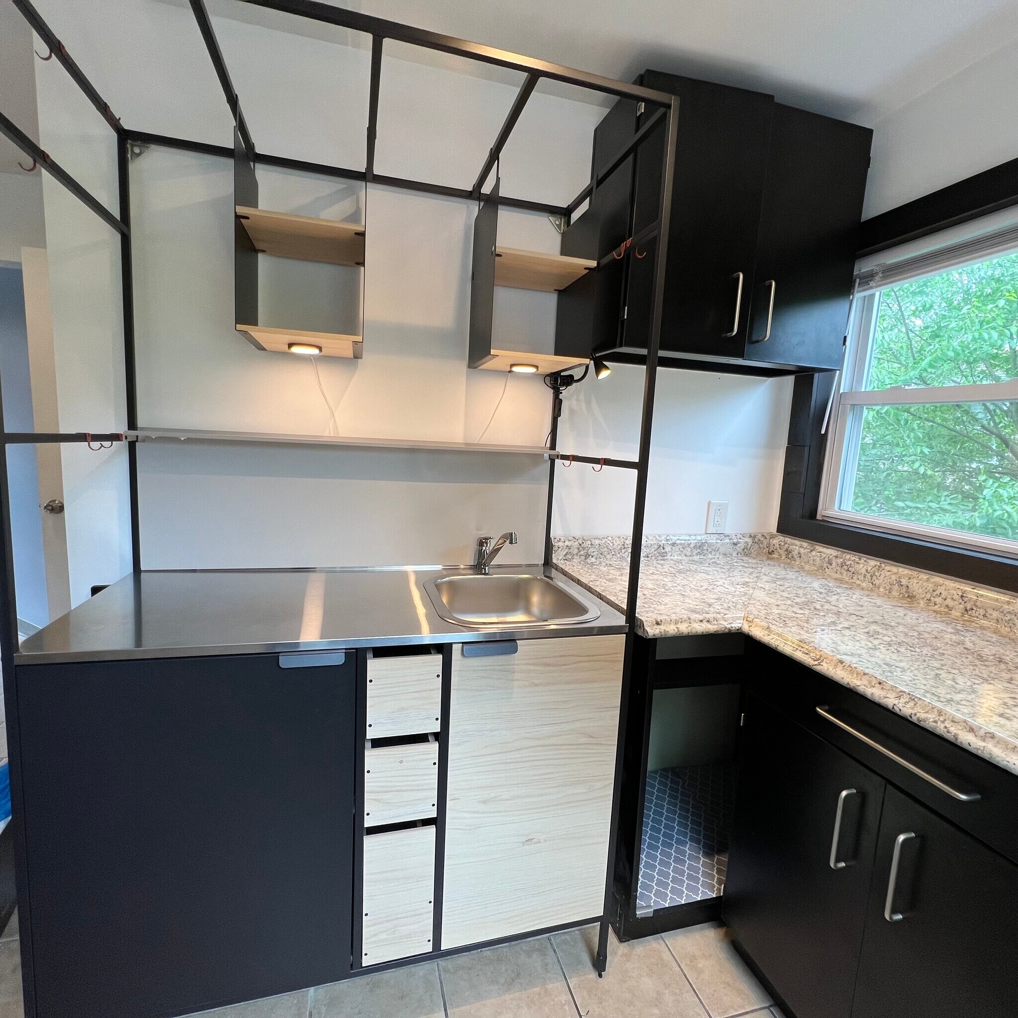 Kitchen - 40-2 Oak St