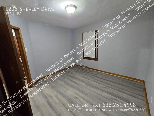 Building Photo - 1205 Shepley Dr