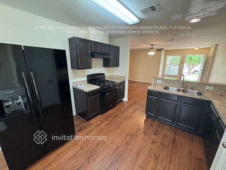 Building Photo - 18746 Dennington Dr