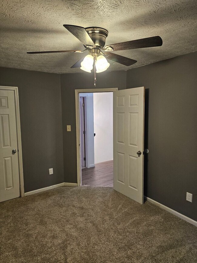 Building Photo - 5679 Hickory Fork Rd