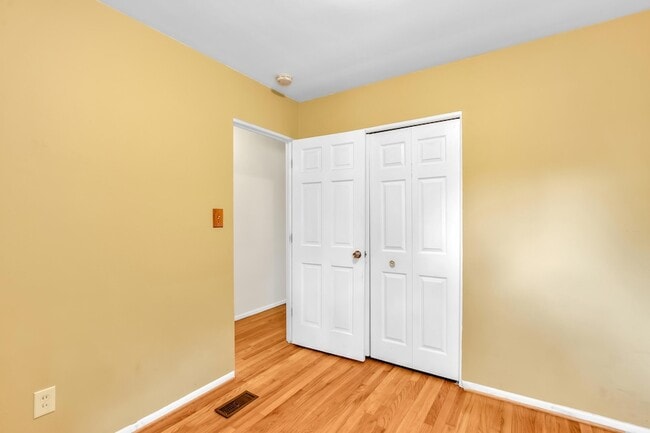 Building Photo - 16345 Pollyanna St