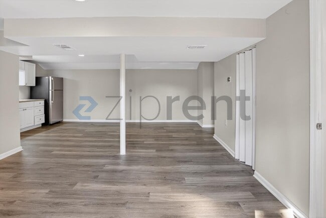 Building Photo - 586 Oakside Dr SW