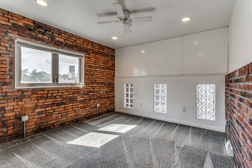 Building Photo - 2128 Merriman Way