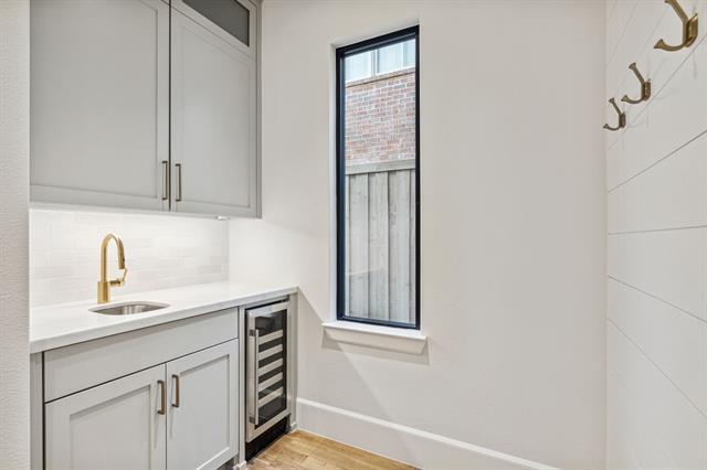 Building Photo - 3612 Binkley Ave