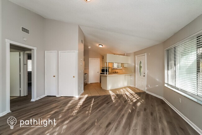 Building Photo - 903 Hagle Park Rd, Bradenton, FL, 34212