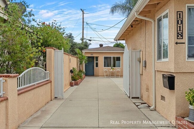 Primary Photo - 1018 W Maple Ave