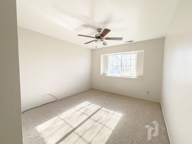 Building Photo - Amber Grove Home for Rent in Chico CA | Pool, Remodeled Interior, Landscaped Yard