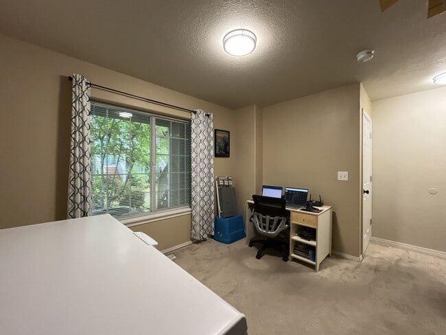 Building Photo - Modern 2 Bedroom + Bonus Room Townhome Near Nike with Dual En Suites, Balcony & Attached Garage
