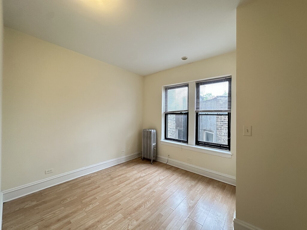 Building Photo - 4854 N Damen Ave