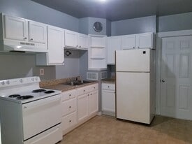 Building Photo - 222 E Main St